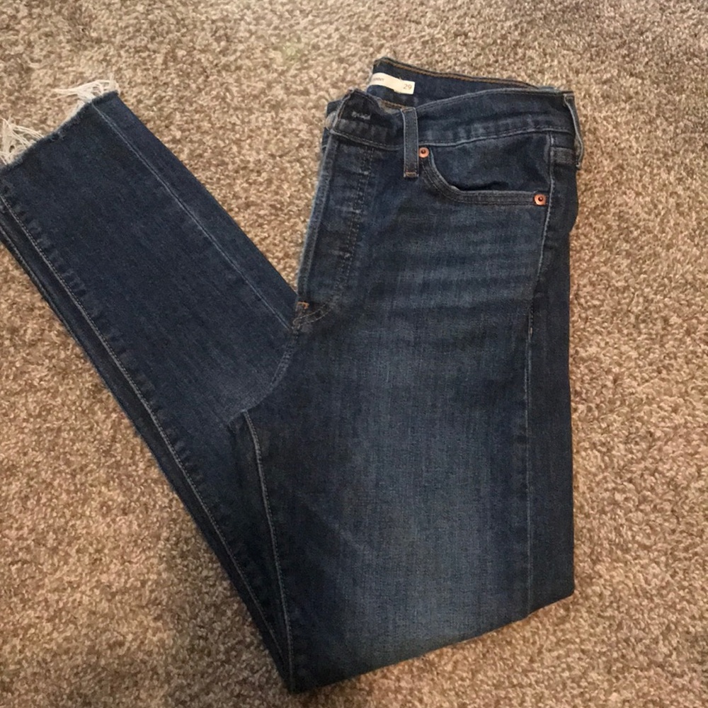Levi’s wedgie fit jeans